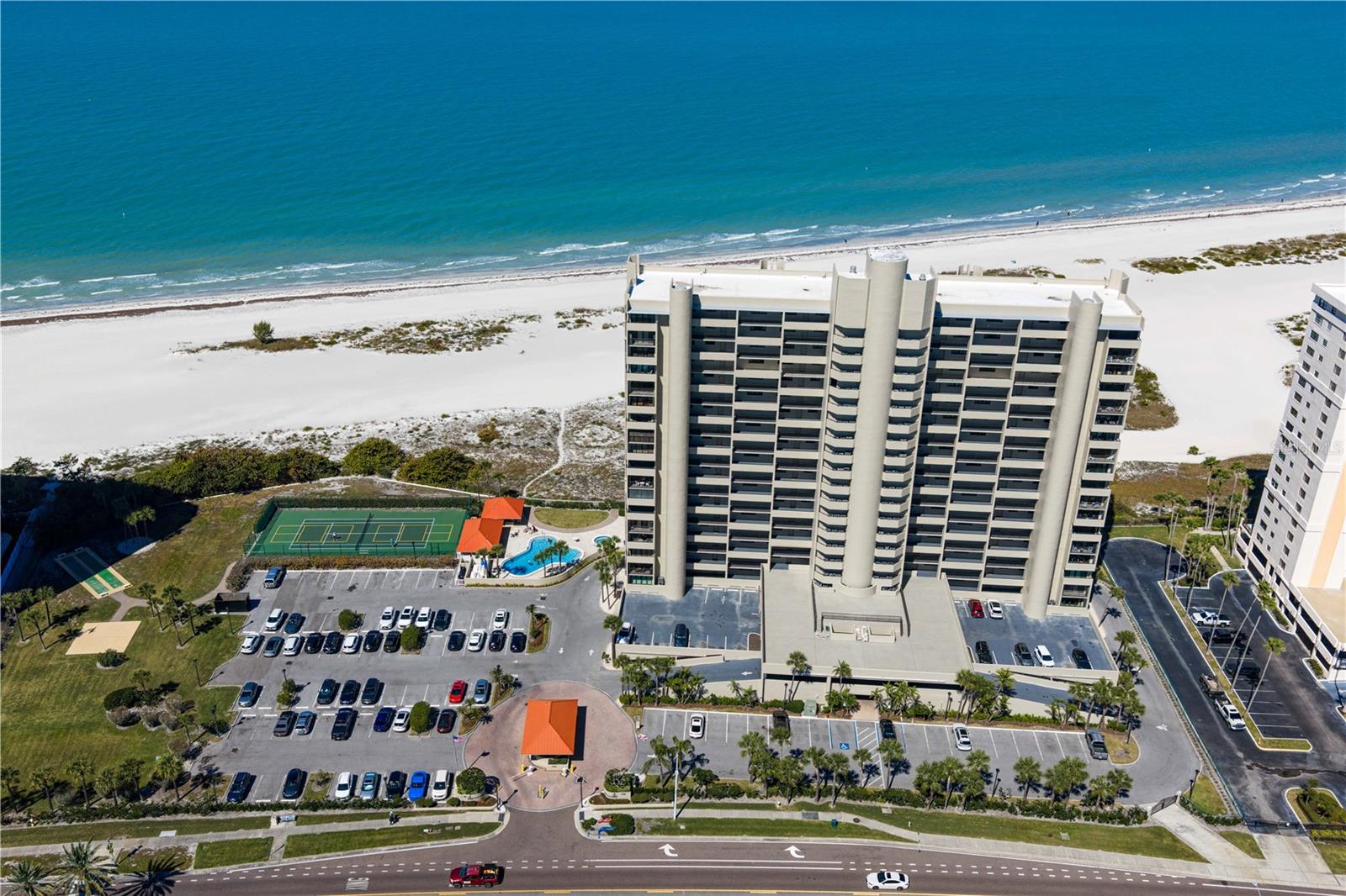 Listing photo id 41 for 1290 Gulf Boulevard 1002