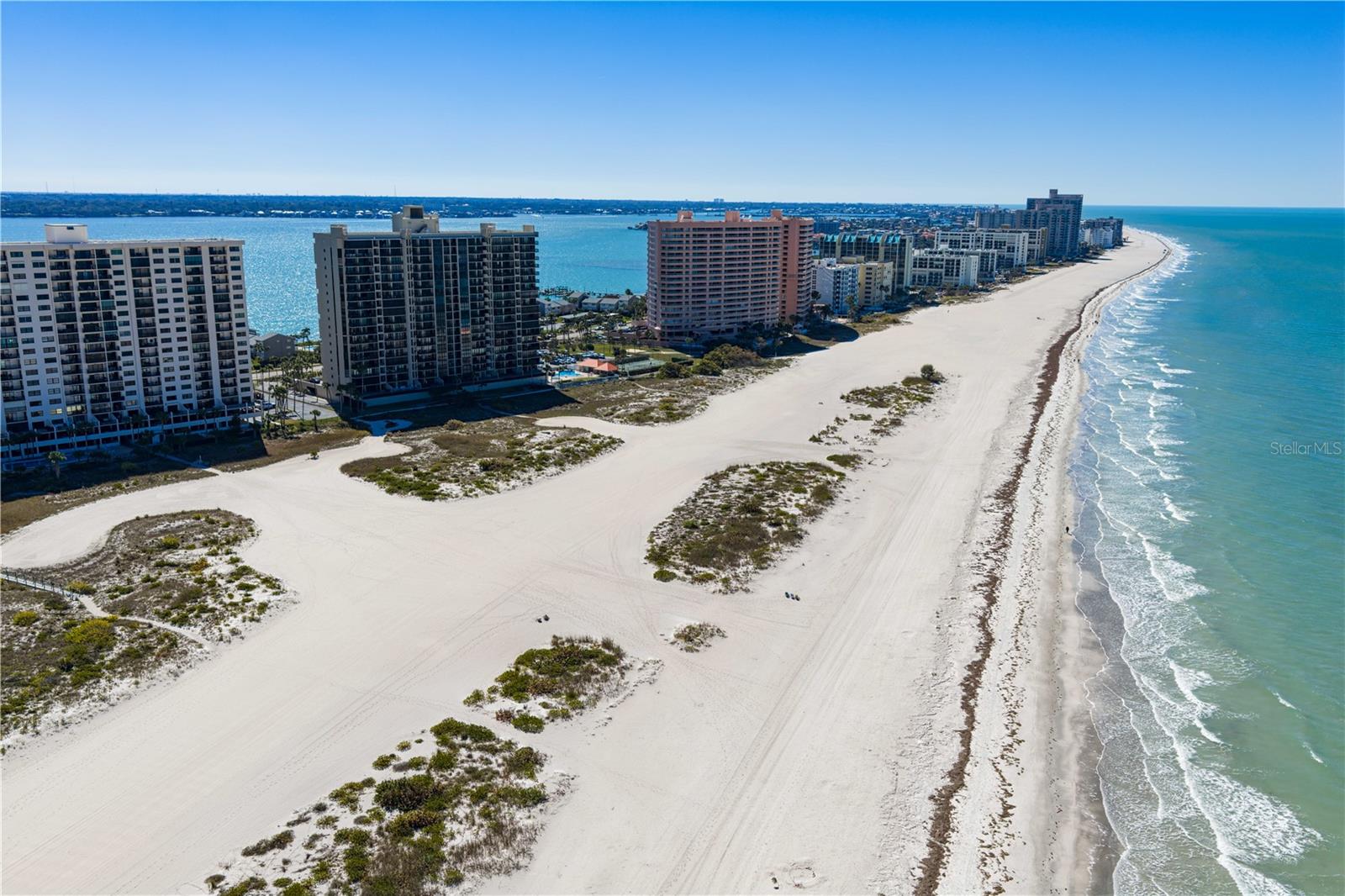 Listing photo id 45 for 1290 Gulf Boulevard 1002