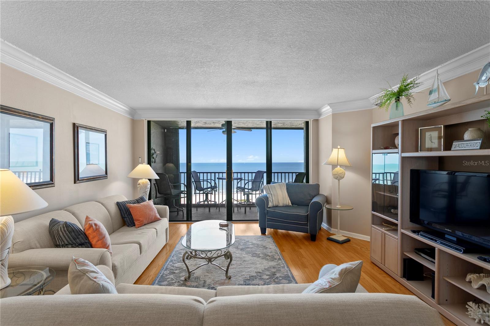 Listing photo id 5 for 1290 Gulf Boulevard 1002