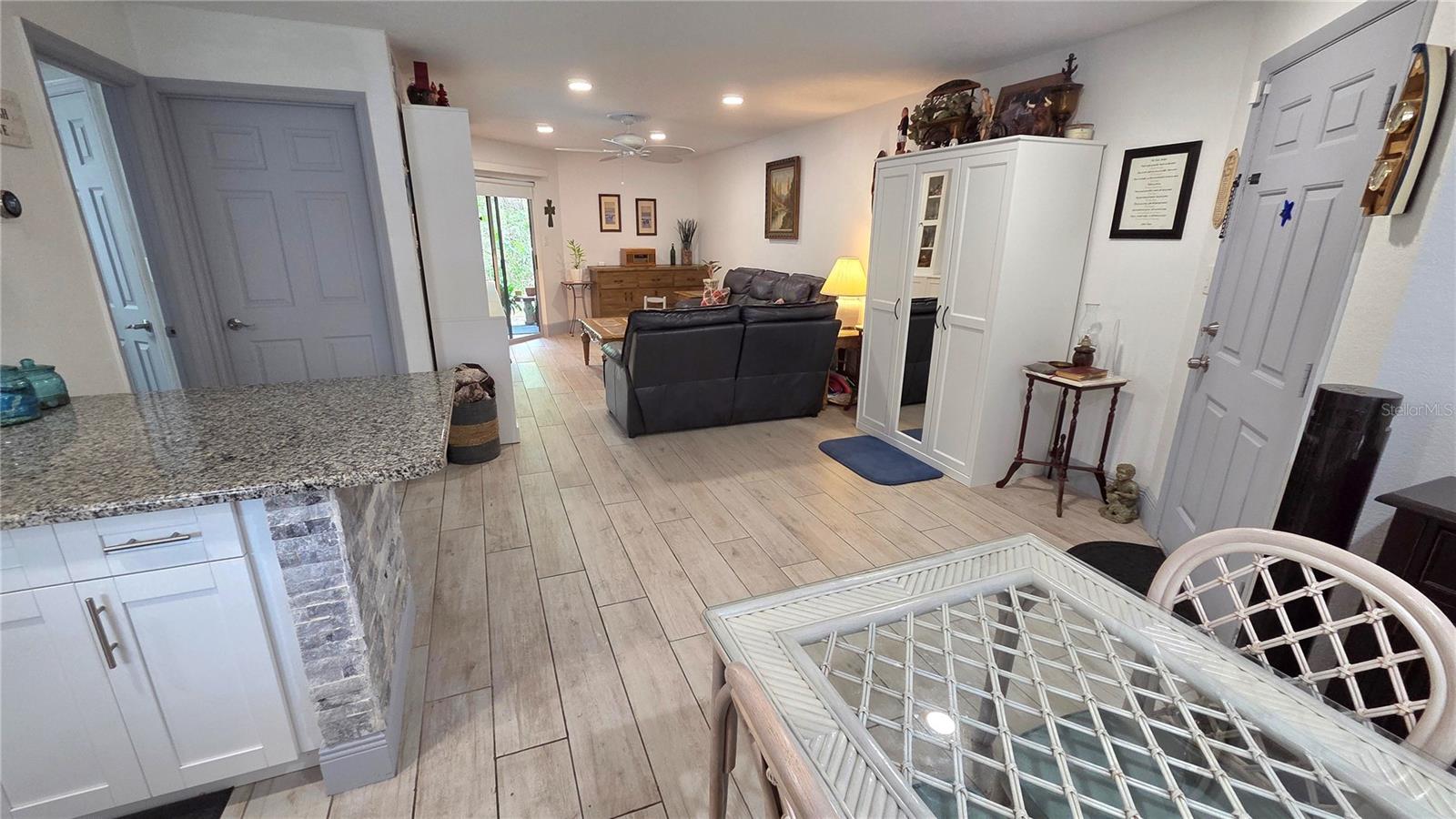 Image 19 of 34 For 8630 Mallard Reserve Drive 105