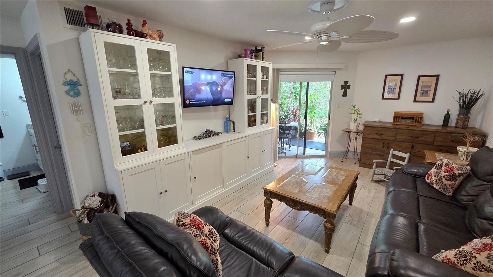 Image 21 of 34 For 8630 Mallard Reserve Drive 105