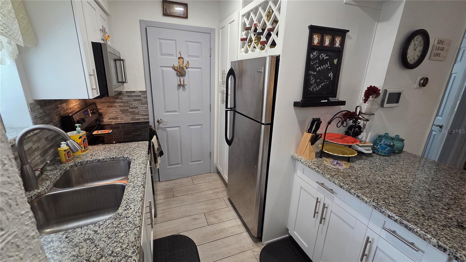 Image 5 of 34 For 8630 Mallard Reserve Drive 105