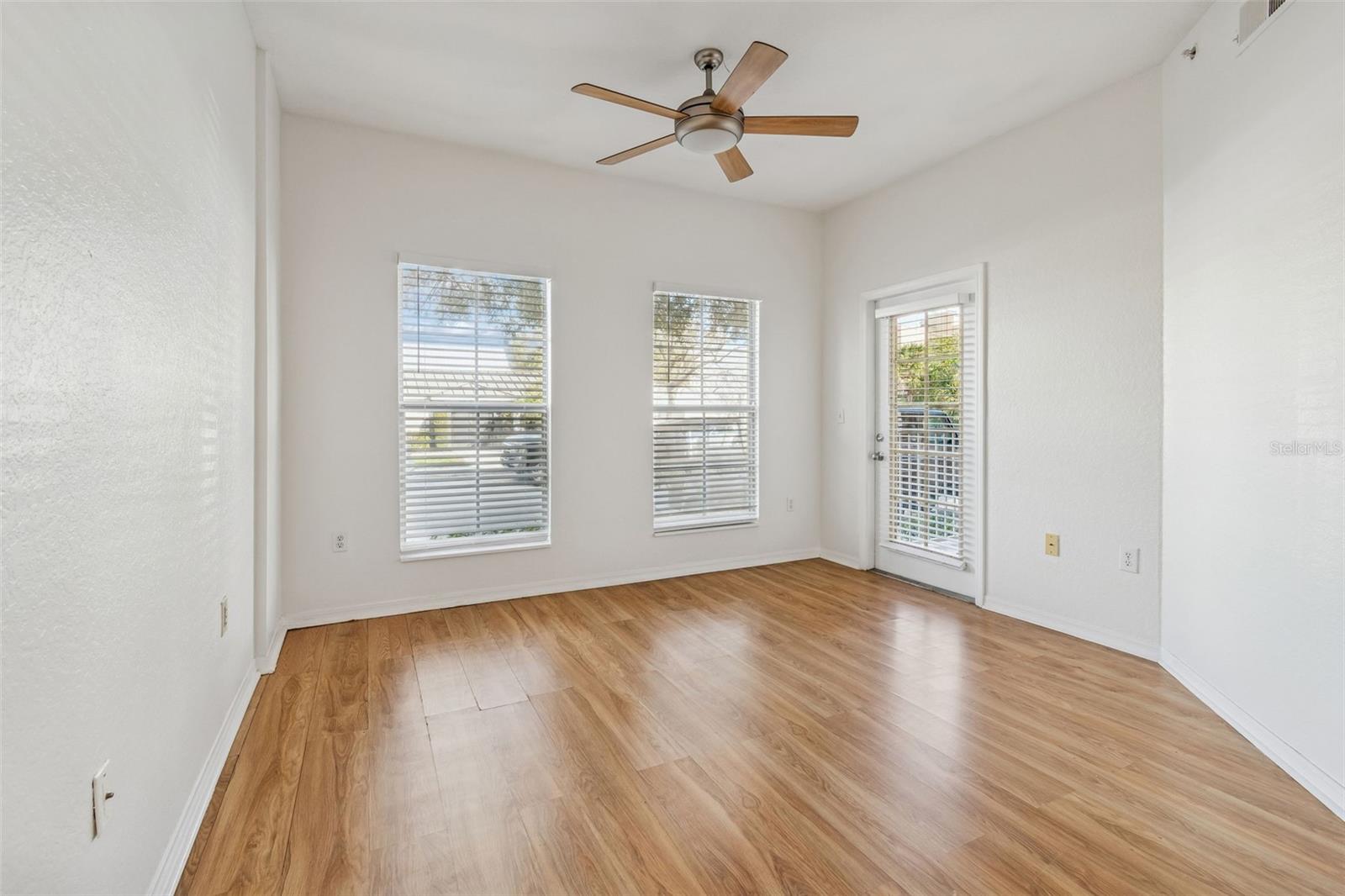 Image 10 of 35 For 501 Moody Avenue 1112