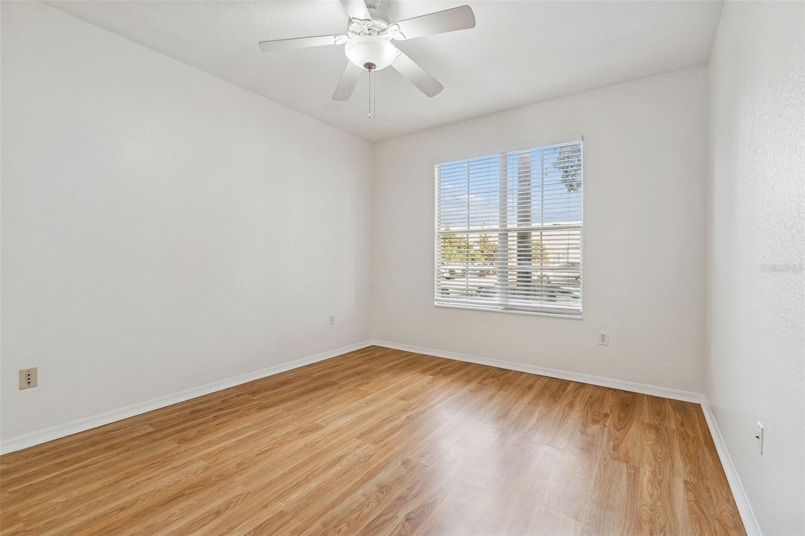 Image 17 of 35 For 501 Moody Avenue 1112