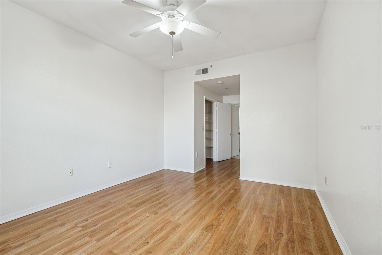 Image 18 of 35 For 501 Moody Avenue 1112