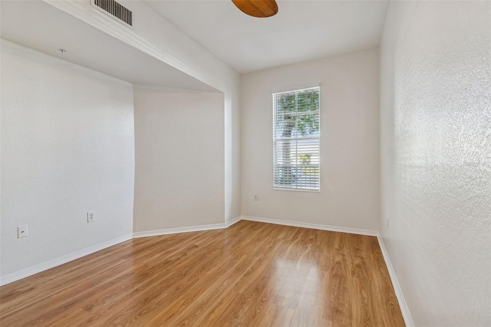 Image 23 of 35 For 501 Moody Avenue 1112