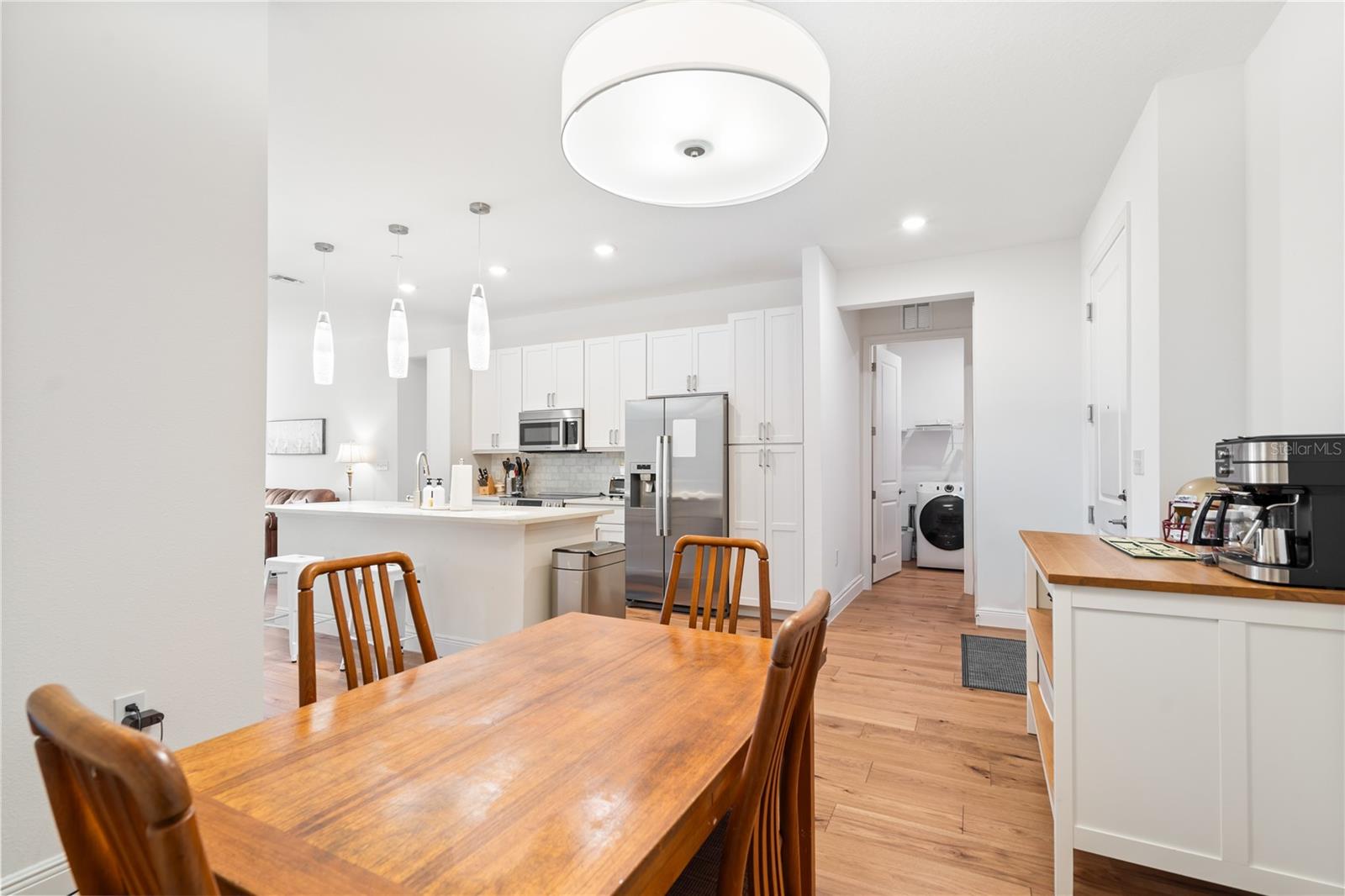 Listing photo id 10 for 644 3rd Avenue S 303