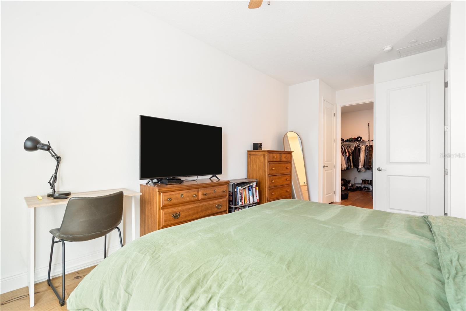 Listing photo id 14 for 644 3rd Avenue S 303