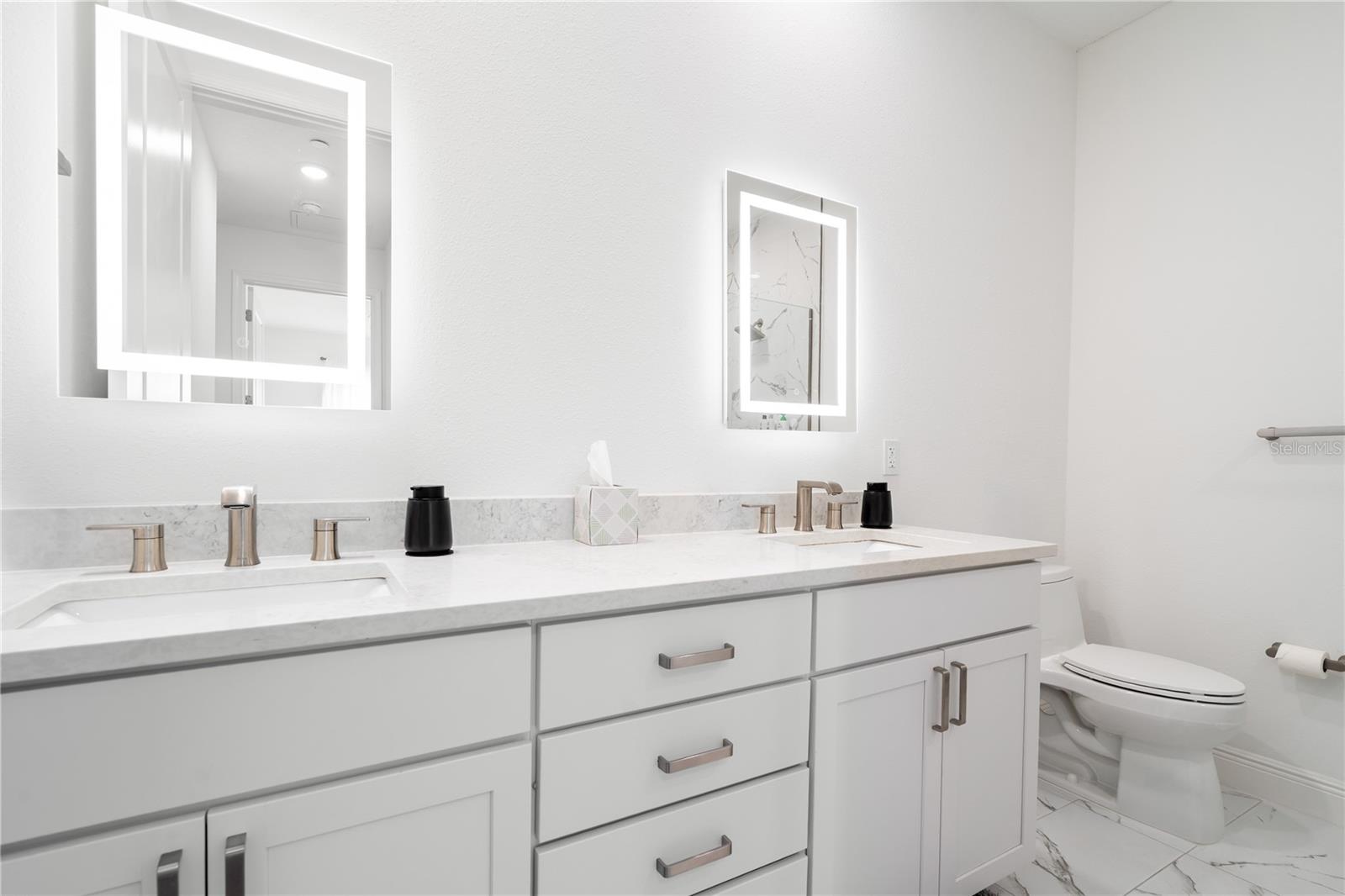 Listing photo id 20 for 644 3rd Avenue S 303