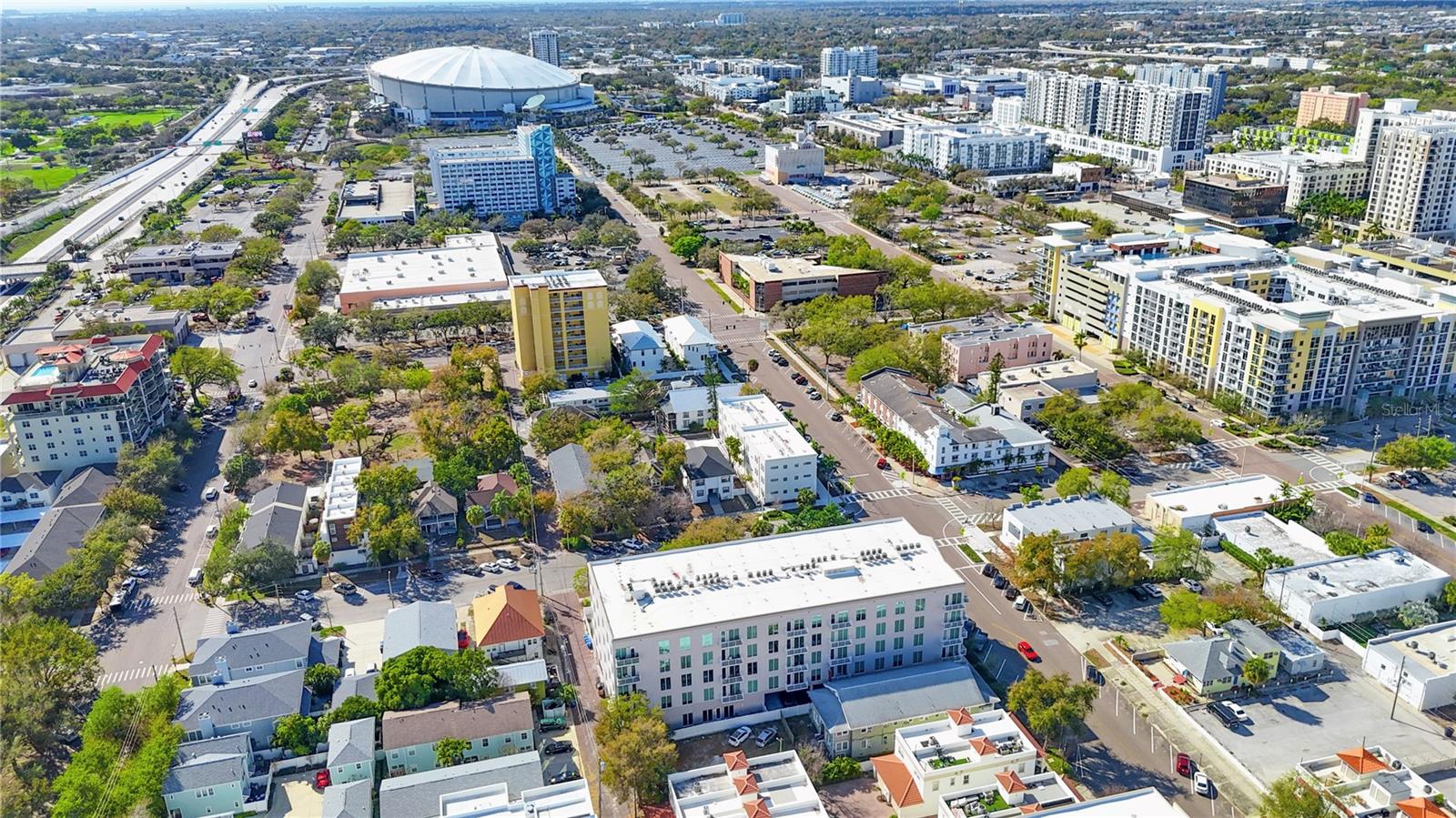 Listing photo id 34 for 644 3rd Avenue S 303