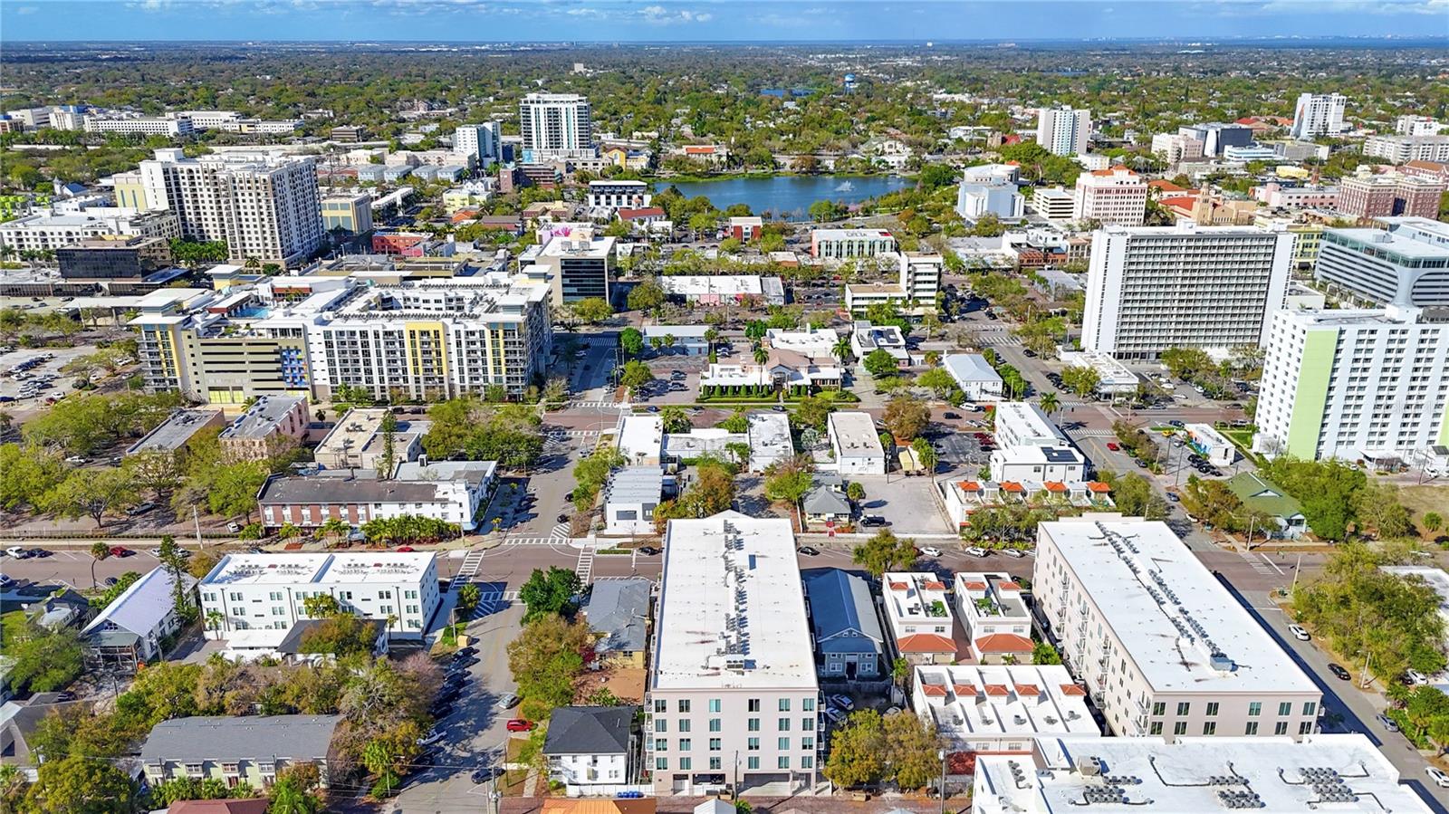 Listing photo id 35 for 644 3rd Avenue S 303