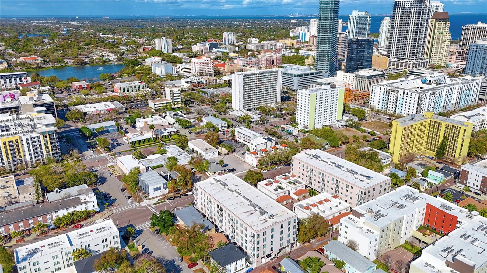 Listing photo id 36 for 644 3rd Avenue S 303