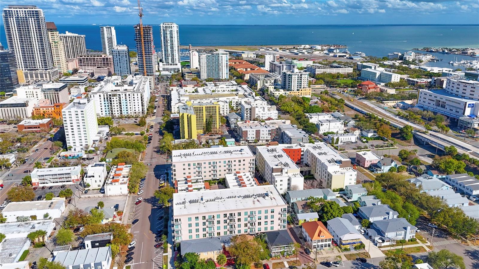 Listing photo id 37 for 644 3rd Avenue S 303