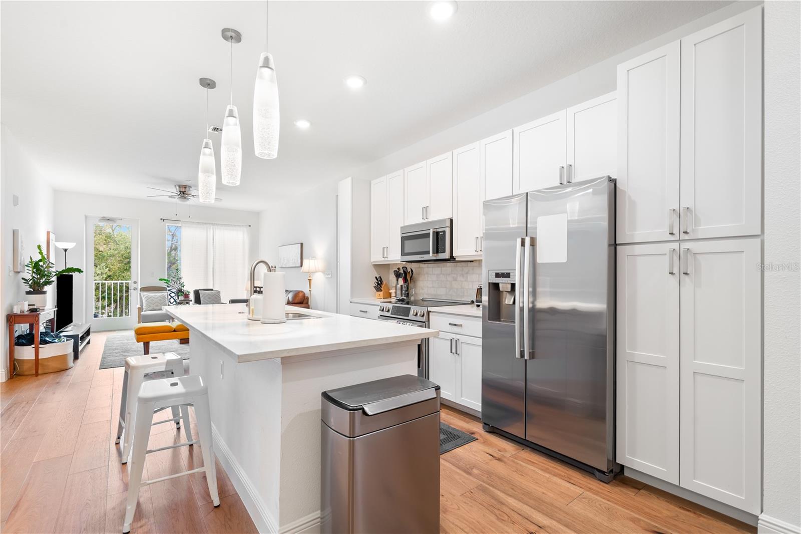 Listing photo id 3 for 644 3rd Avenue S 303