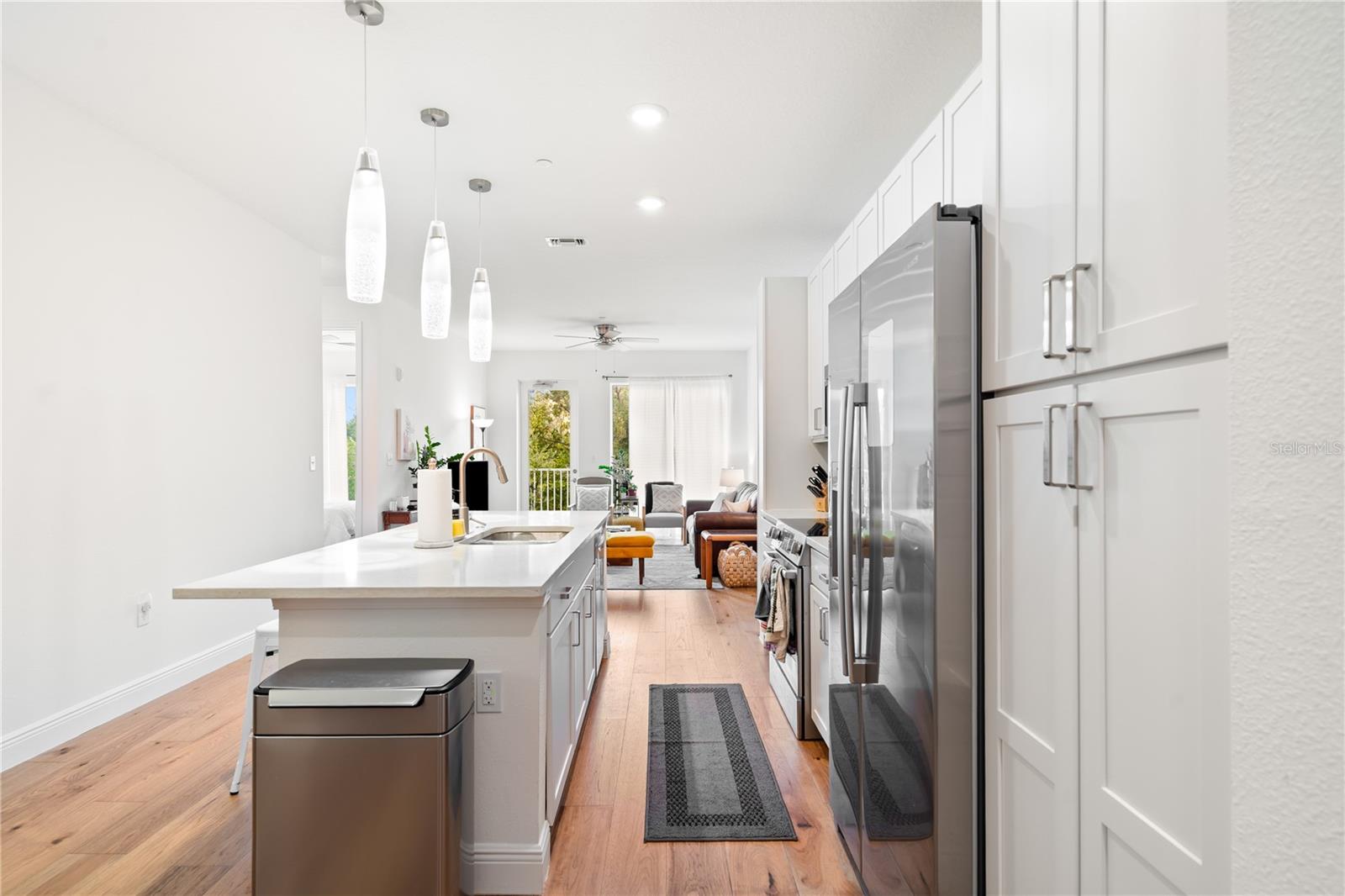 Listing photo id 5 for 644 3rd Avenue S 303