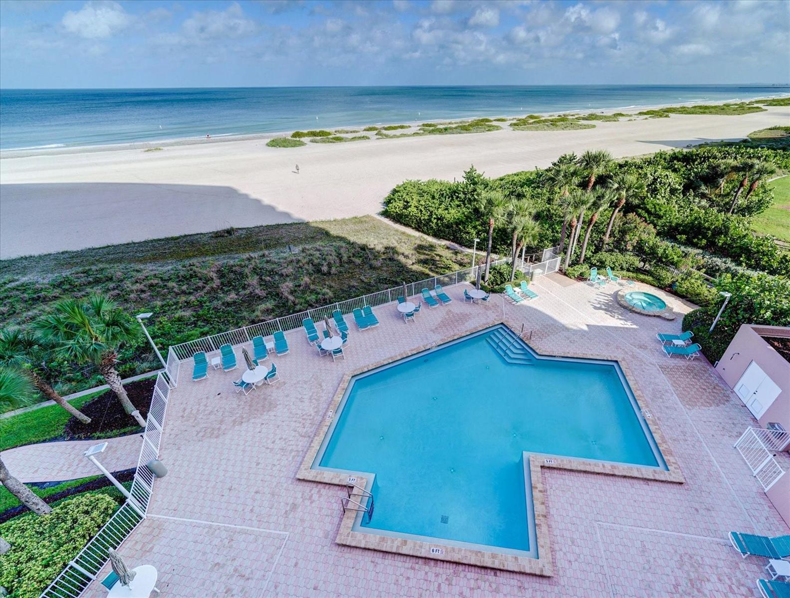 Image 26 of 39 For 1310 Gulf Boulevard 10b