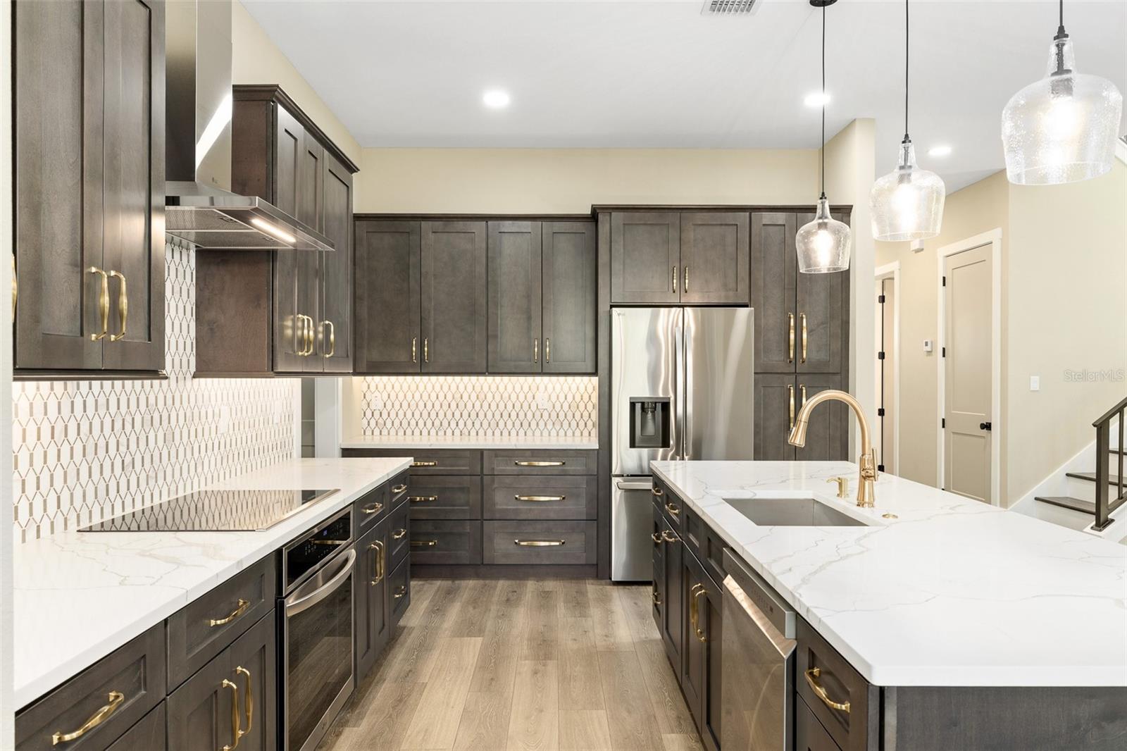 Image 10 of 41 For 213 Giddens Avenue