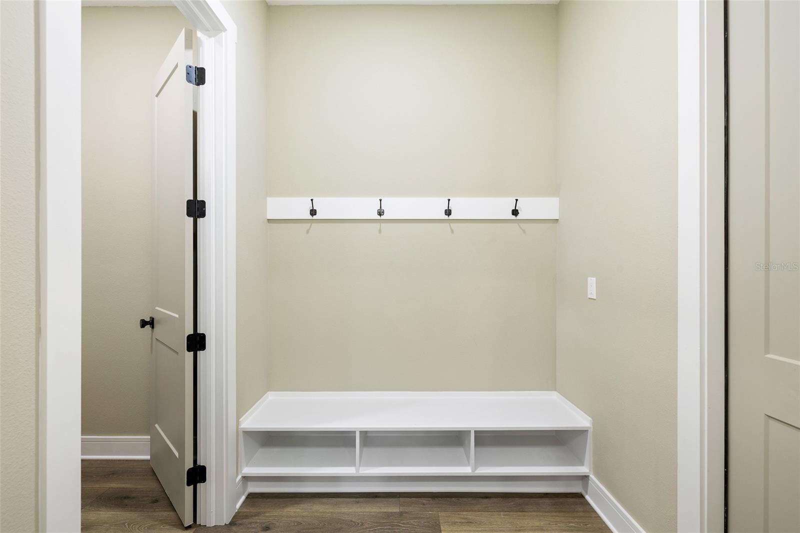 Image 31 of 41 For 213 Giddens Avenue