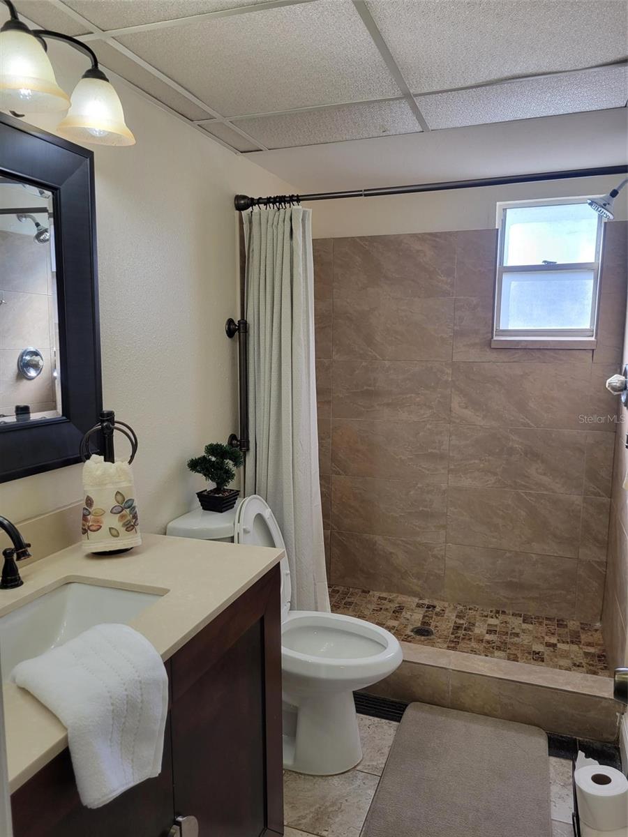 Listing photo id 10 for 10032 65th Avenue N 8