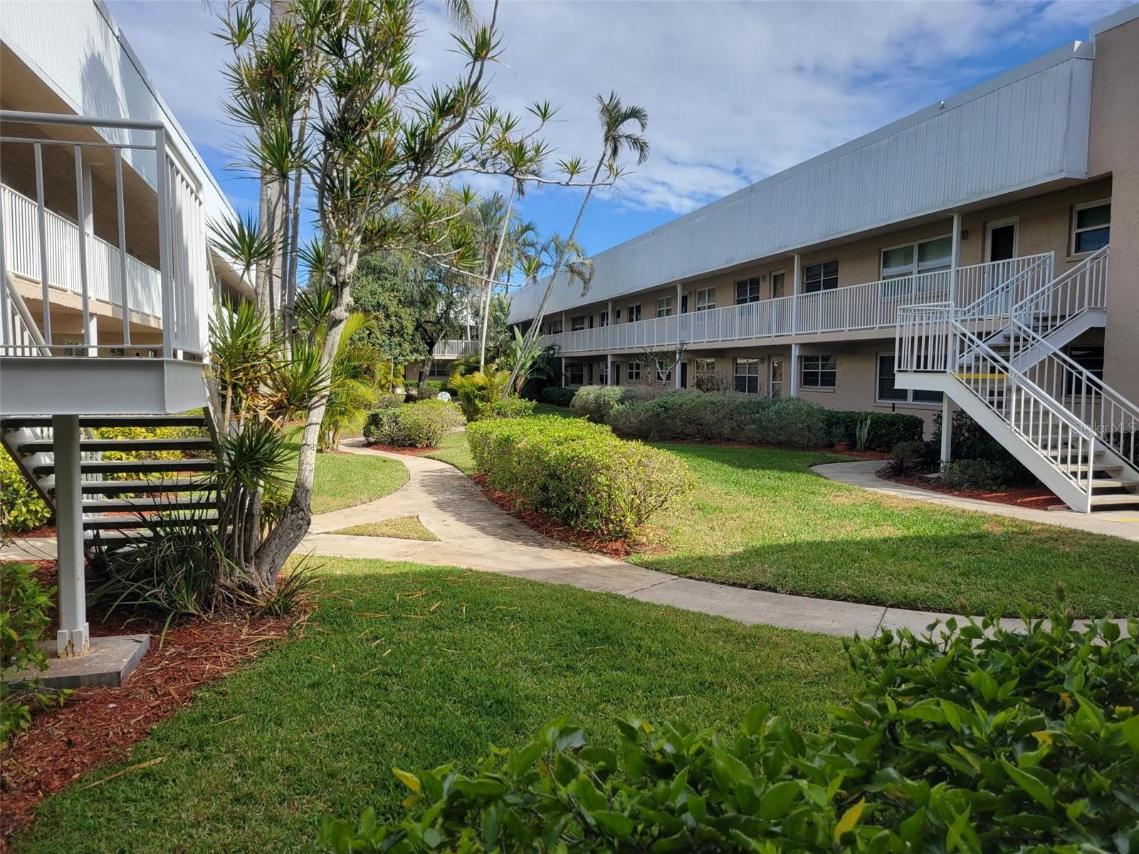 Listing photo id 23 for 10032 65th Avenue N 8