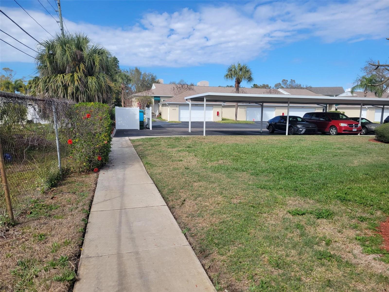 Listing photo id 26 for 10032 65th Avenue N 8