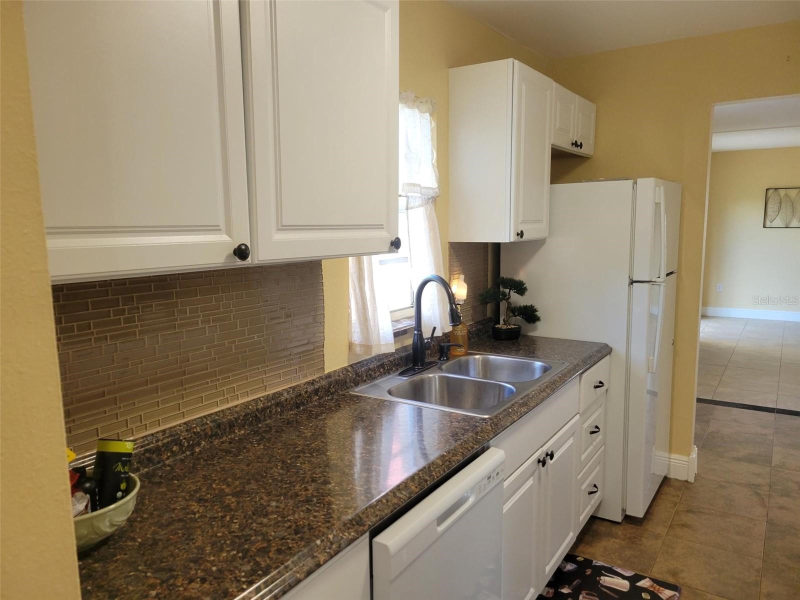 Listing photo id 30 for 10032 65th Avenue N 8