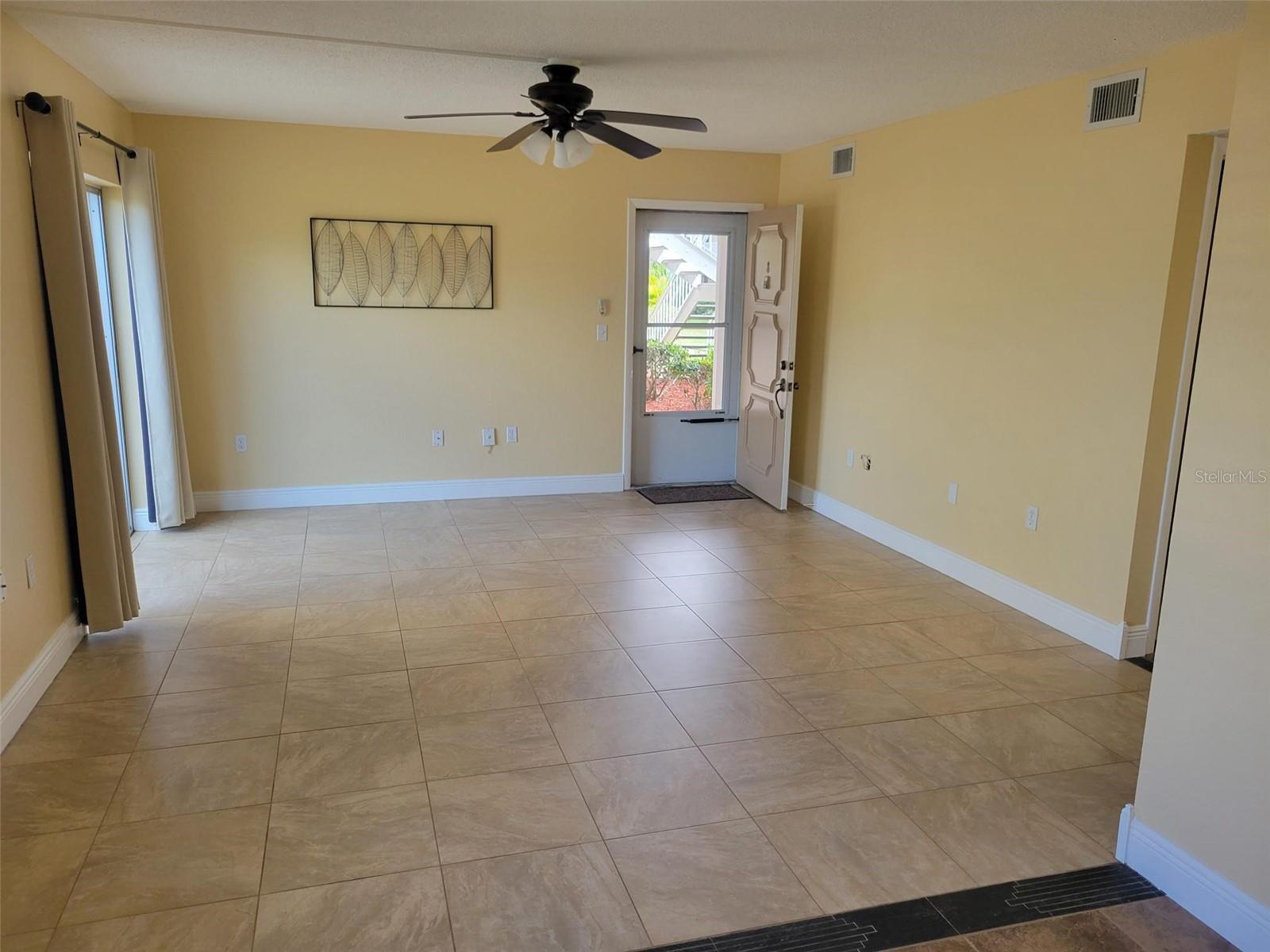 Listing photo id 33 for 10032 65th Avenue N 8