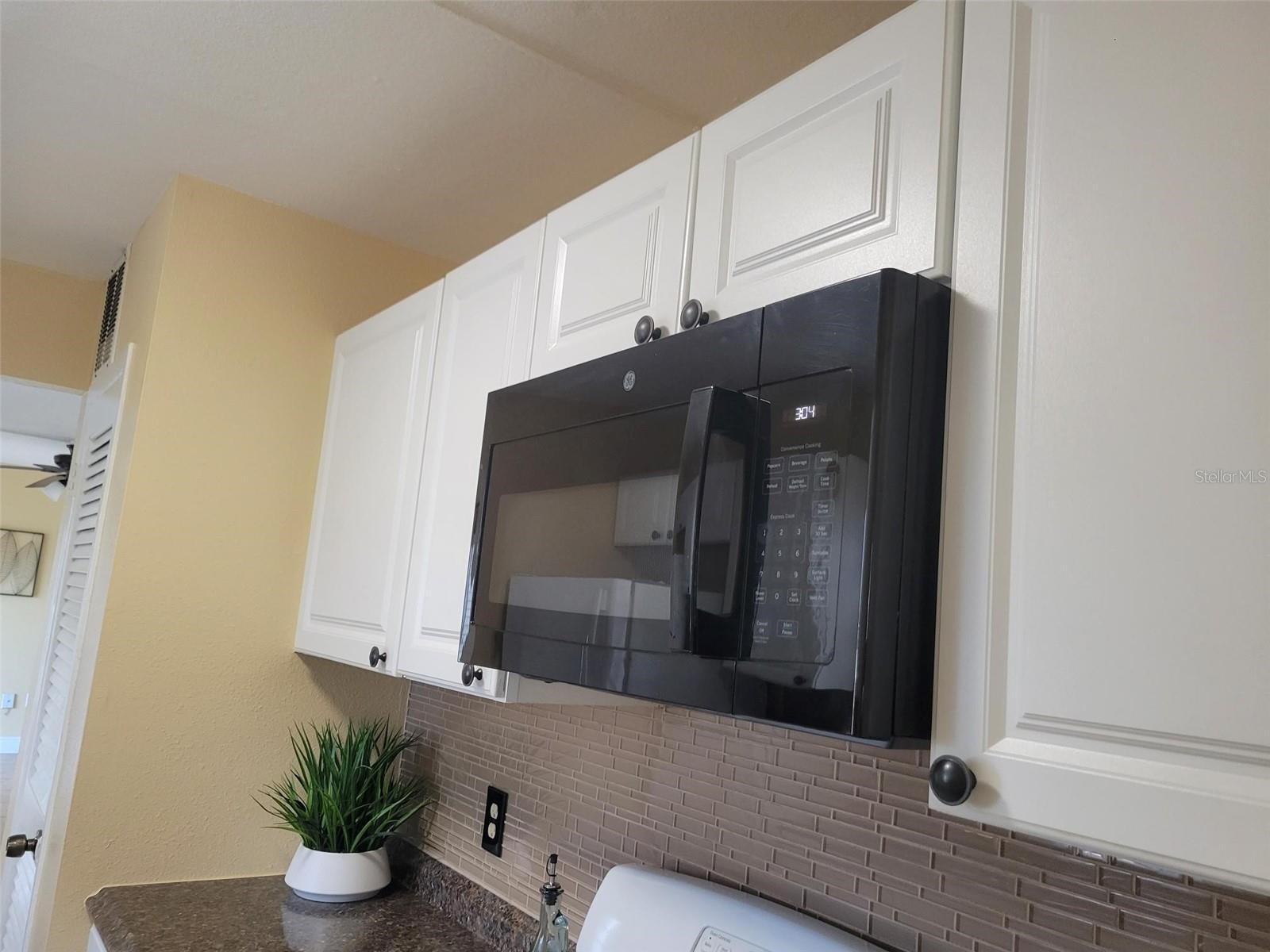 Listing photo id 37 for 10032 65th Avenue N 8