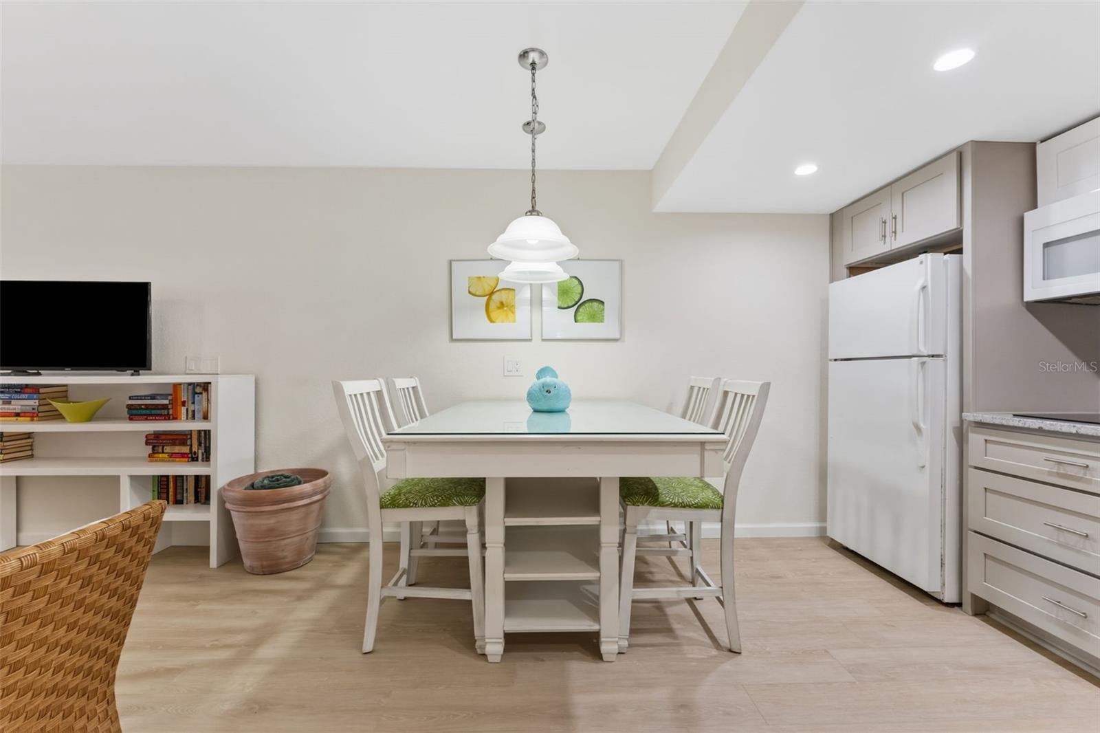 Image 7 of 37 For 2700 Gulf Boulevard 1e