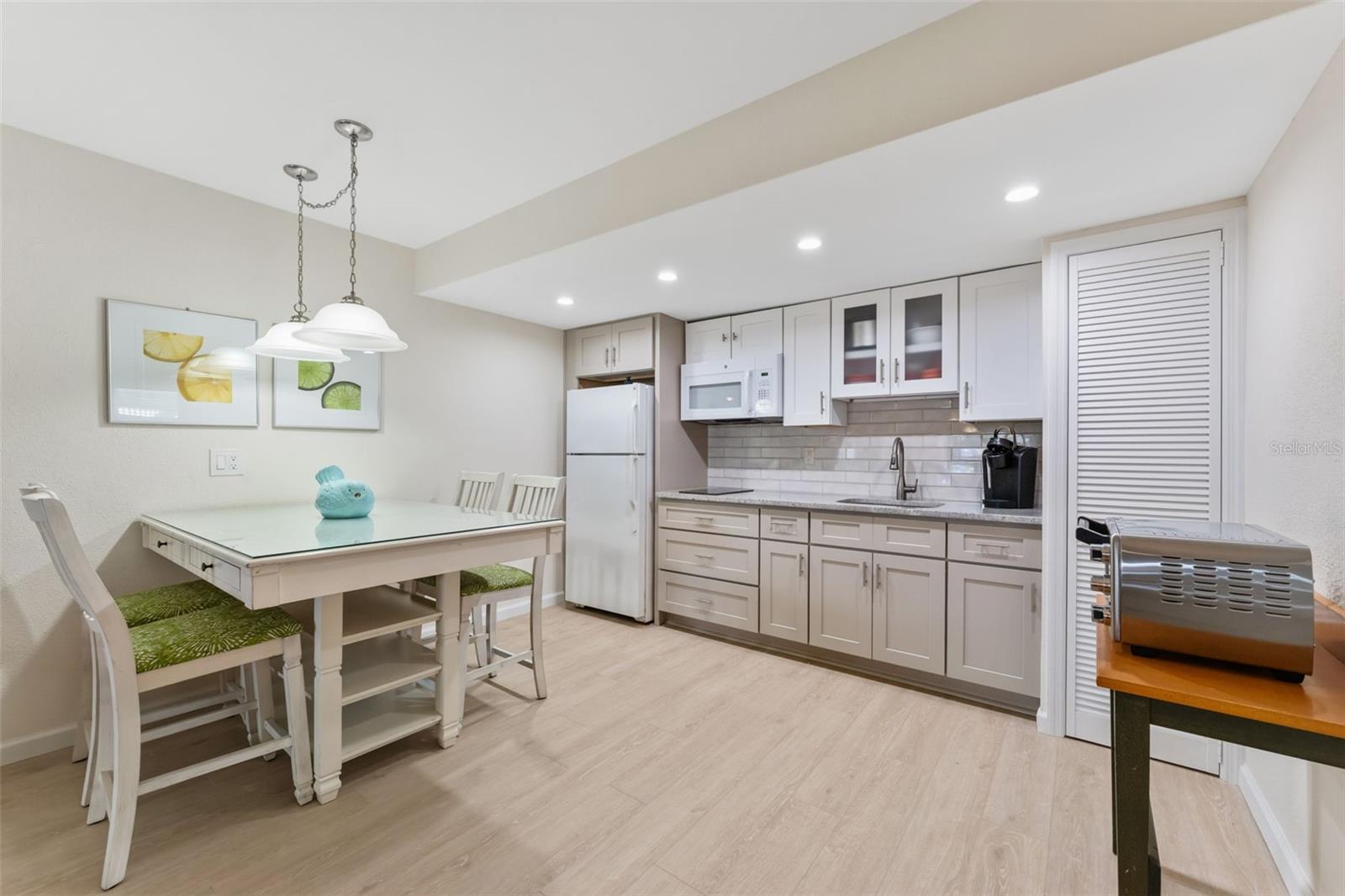 Image 9 of 37 For 2700 Gulf Boulevard 1e