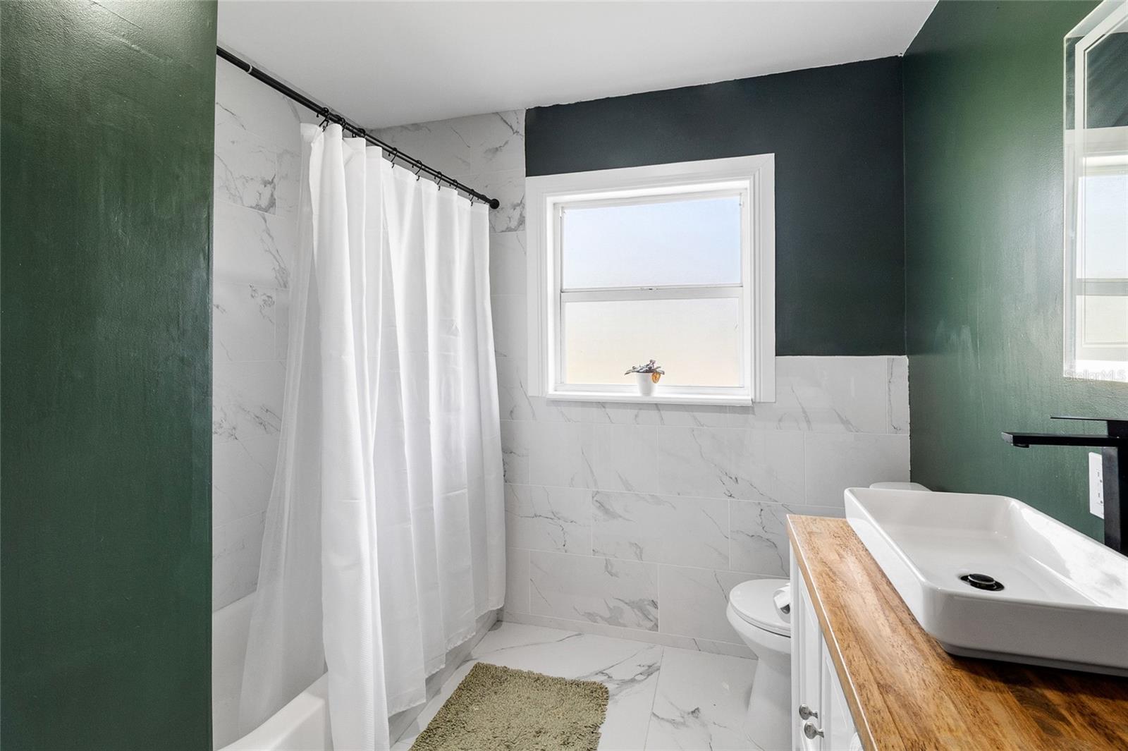 Image 22 of 36 For 12120 Croft Drive