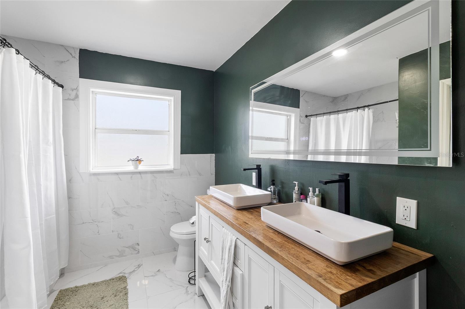 Image 23 of 36 For 12120 Croft Drive