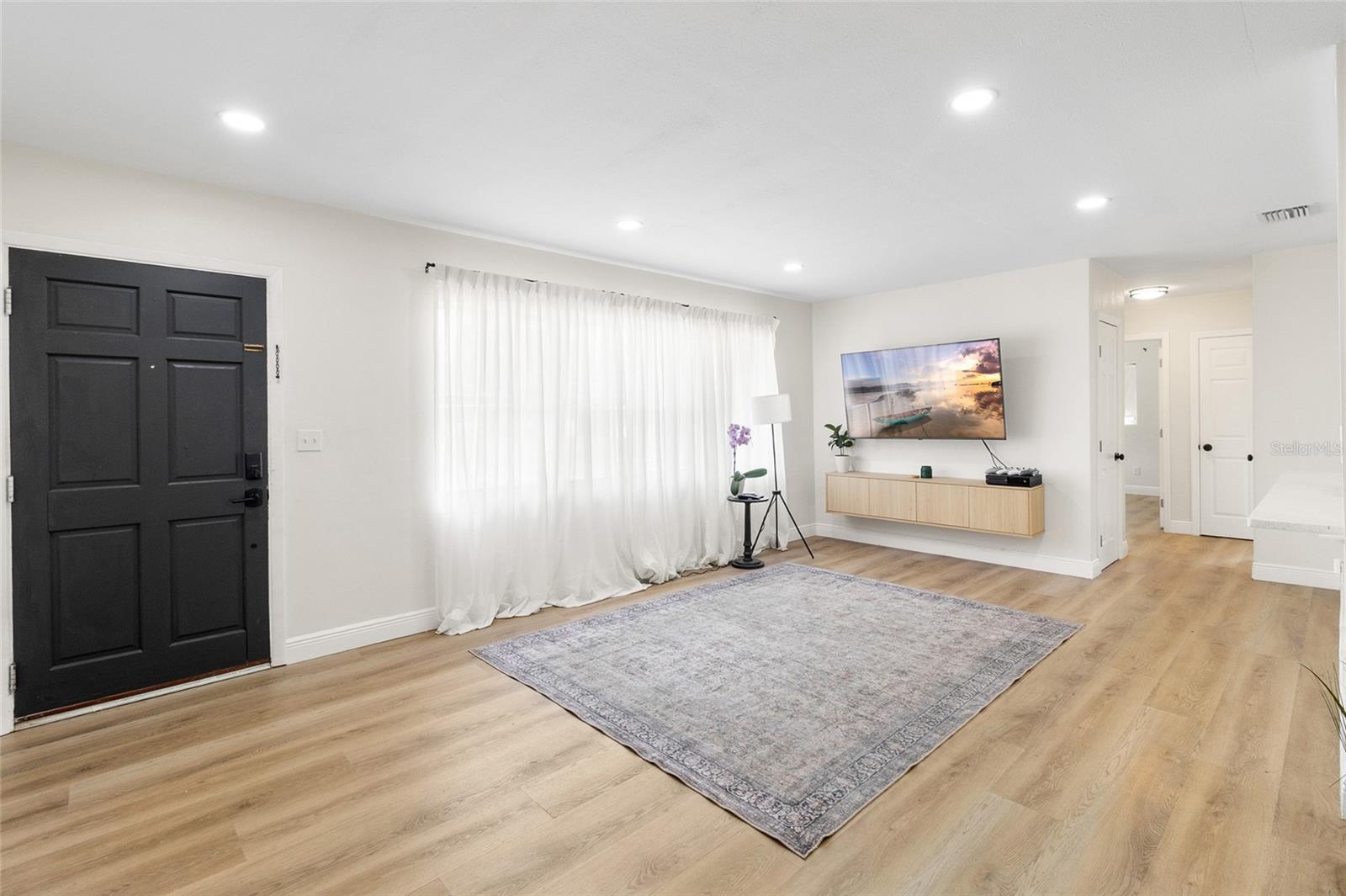 Image 3 of 36 For 12120 Croft Drive