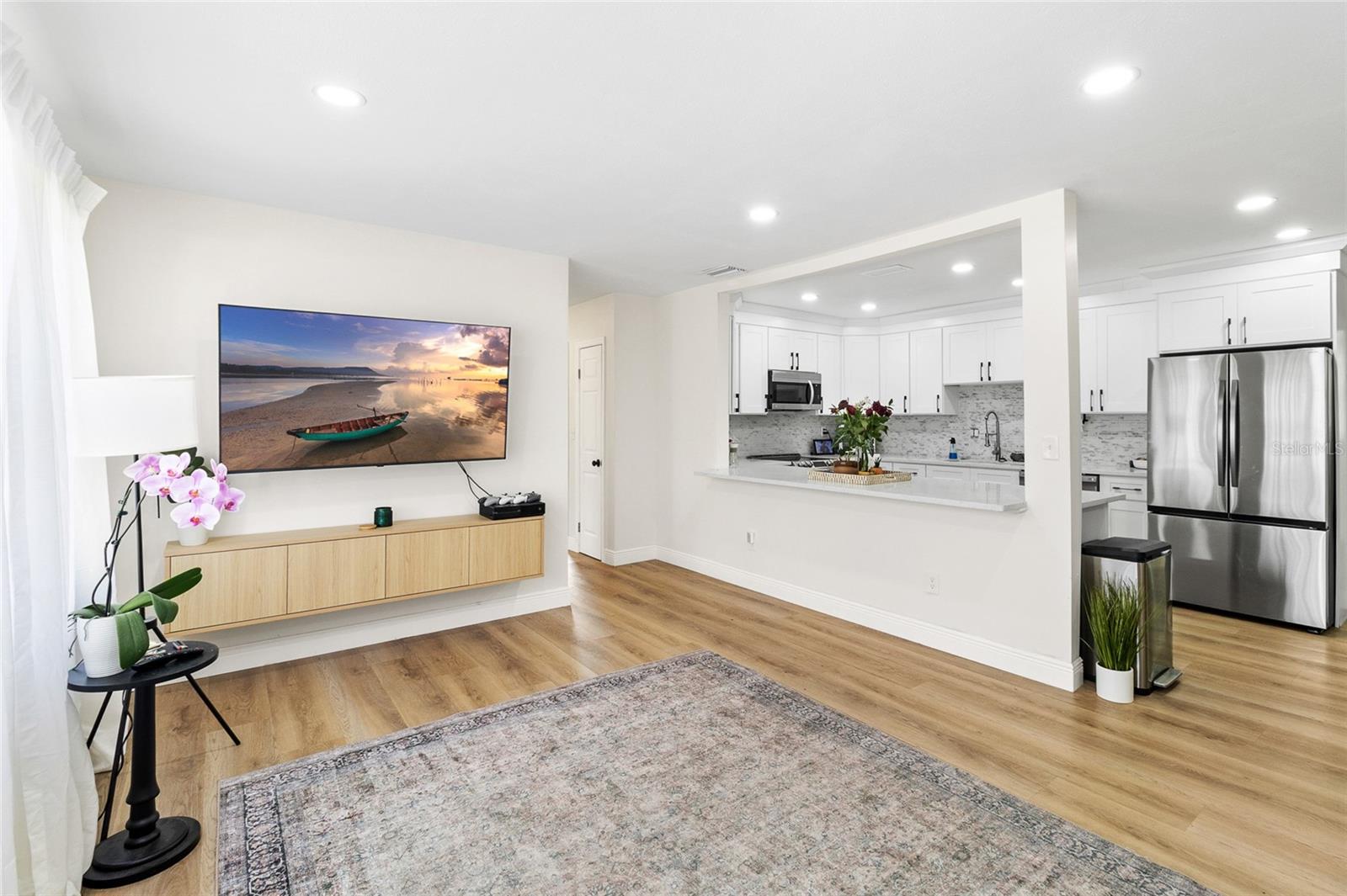 Image 5 of 36 For 12120 Croft Drive