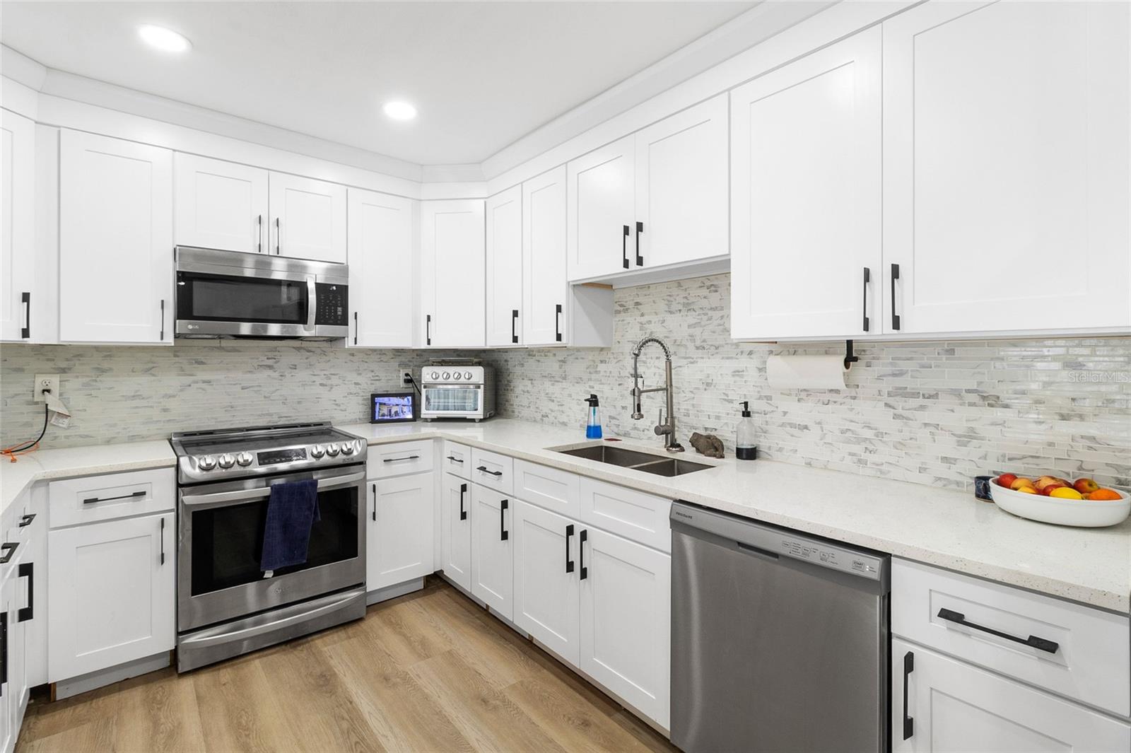 Image 9 of 36 For 12120 Croft Drive