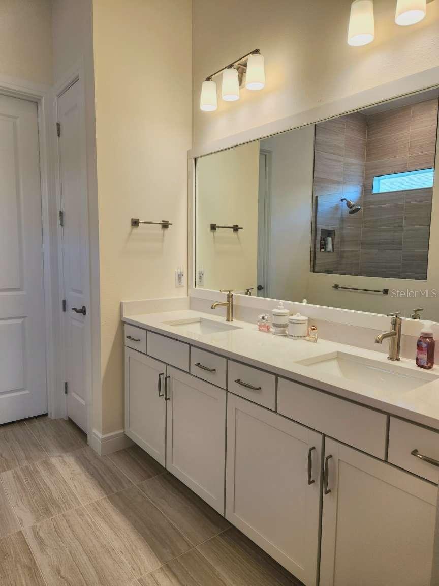 Image 18 of 41 For 9024 Barrier Coast Trail