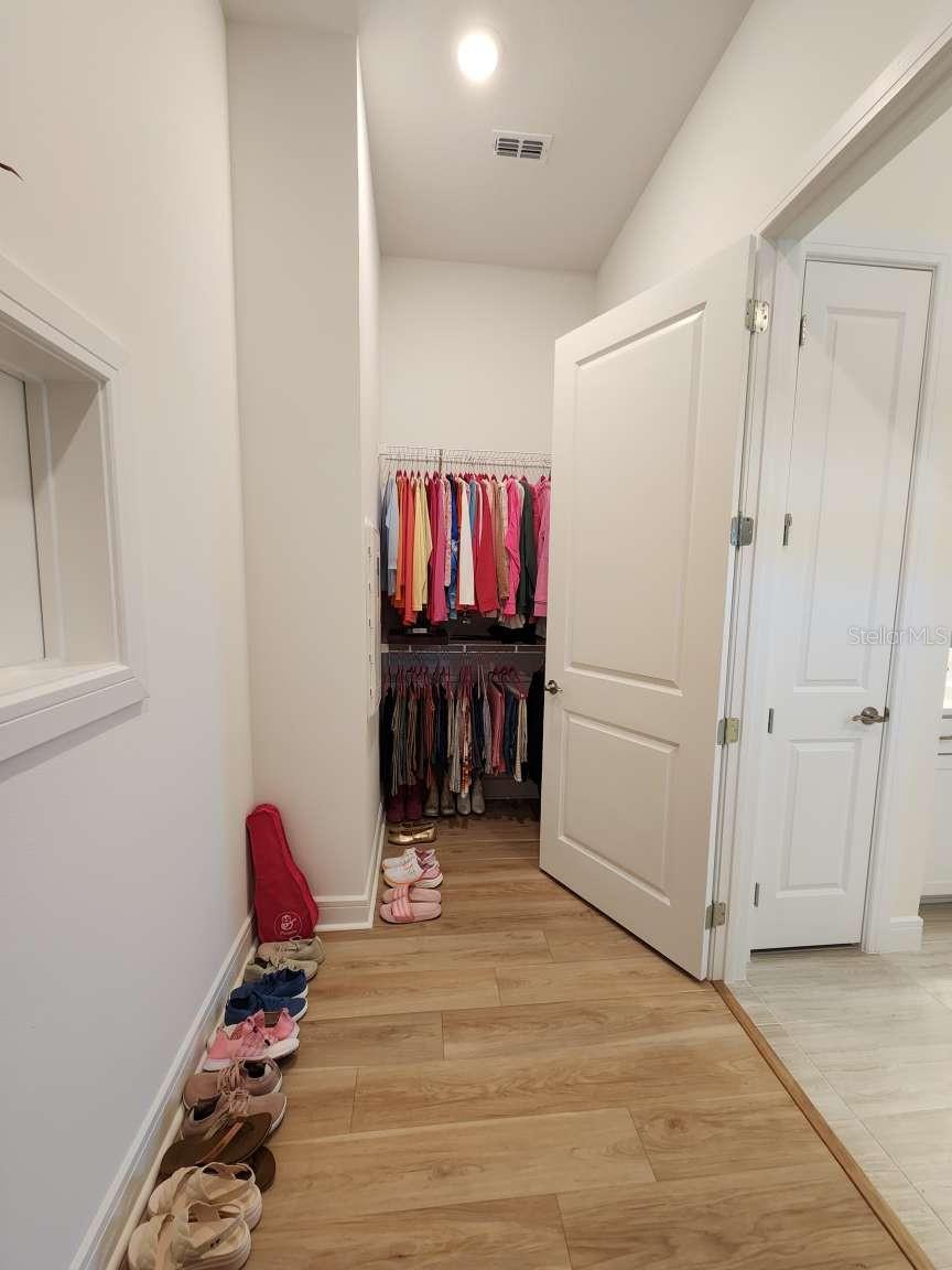 Image 23 of 41 For 9024 Barrier Coast Trail