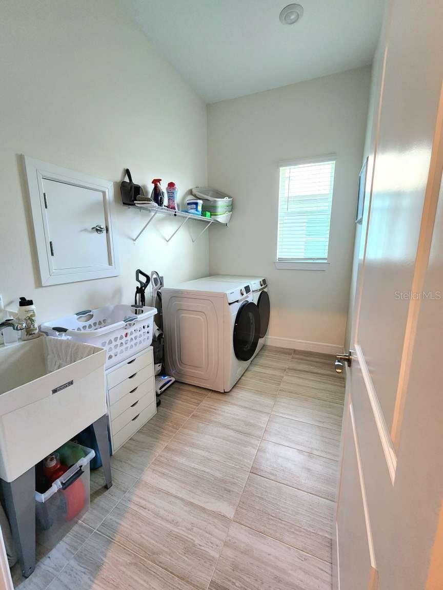 Image 28 of 41 For 9024 Barrier Coast Trail