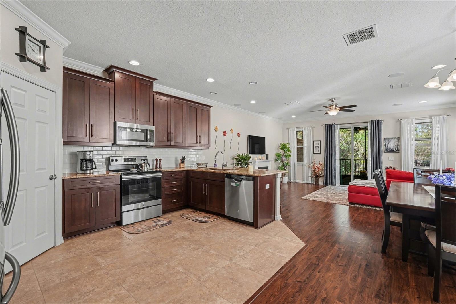 Image 6 of 36 For 908 Vineyard Lane