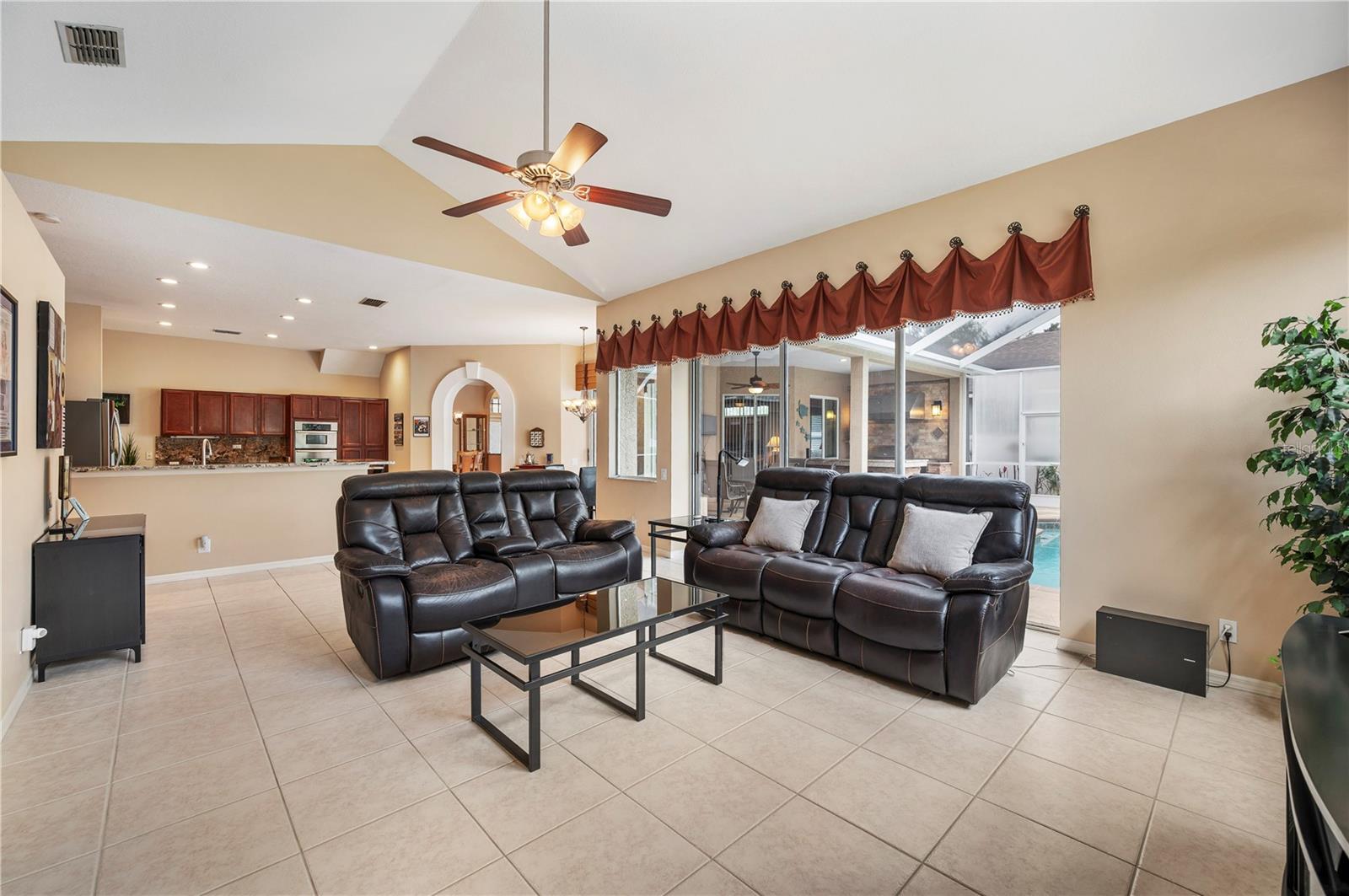 Image 22 of 84 For 17710 Currie Ford Drive