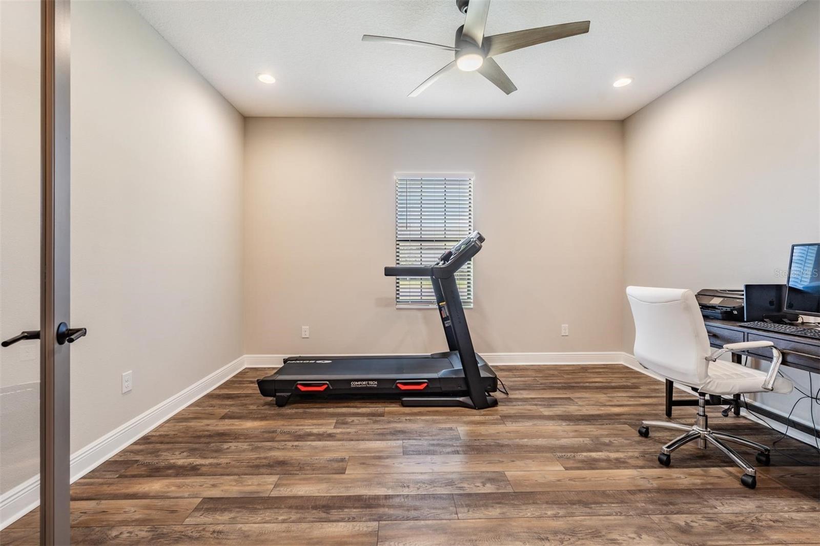 Image 28 of 65 For 9206 Isabella Circle