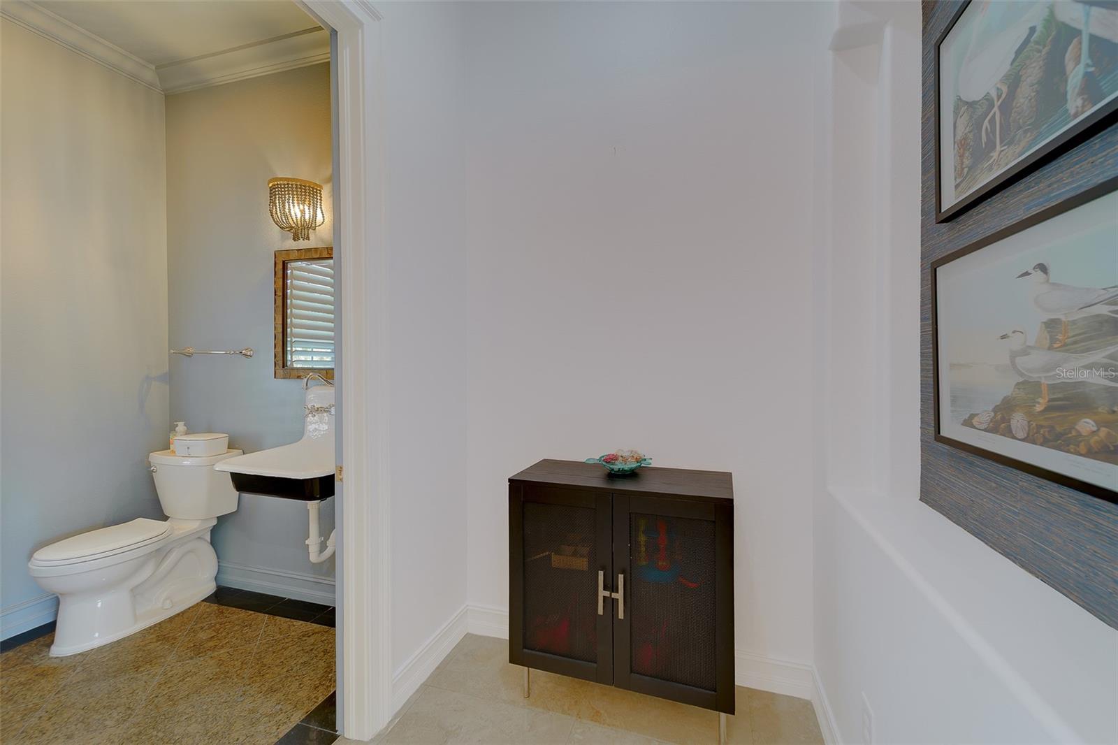 Image 15 of 96 For 824 Island Way