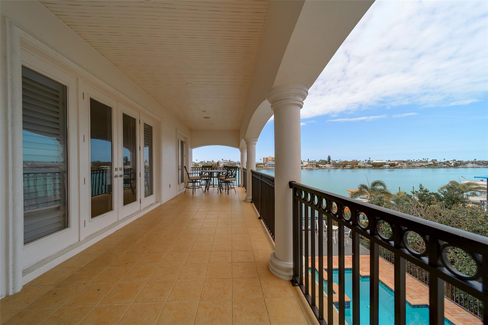 Image 18 of 96 For 824 Island Way