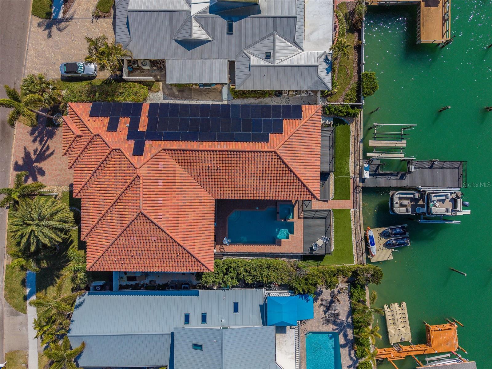 Image 2 of 96 For 824 Island Way