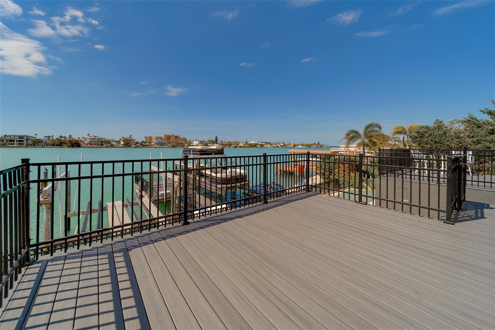 Image 29 of 96 For 824 Island Way