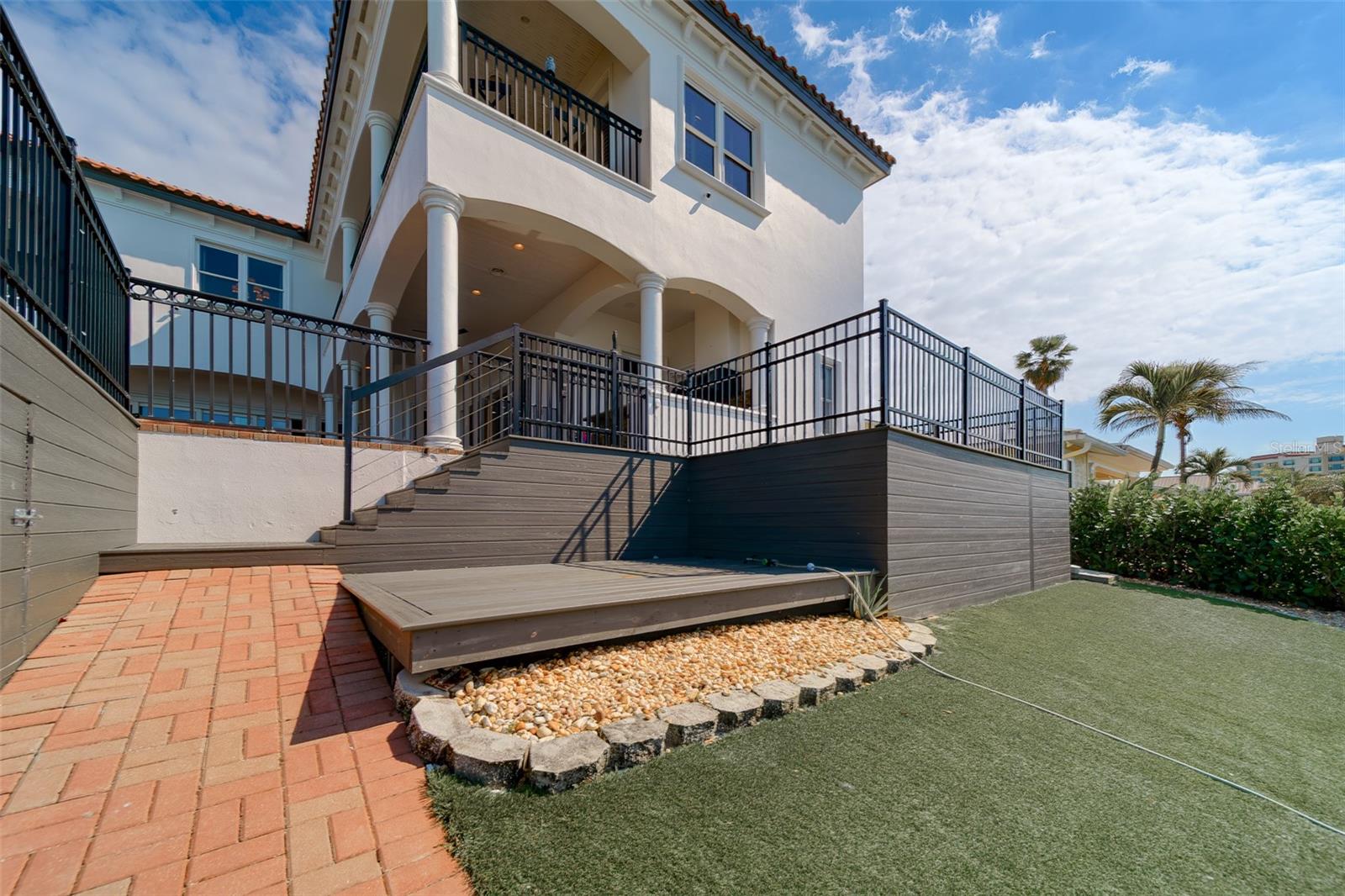 Image 30 of 96 For 824 Island Way