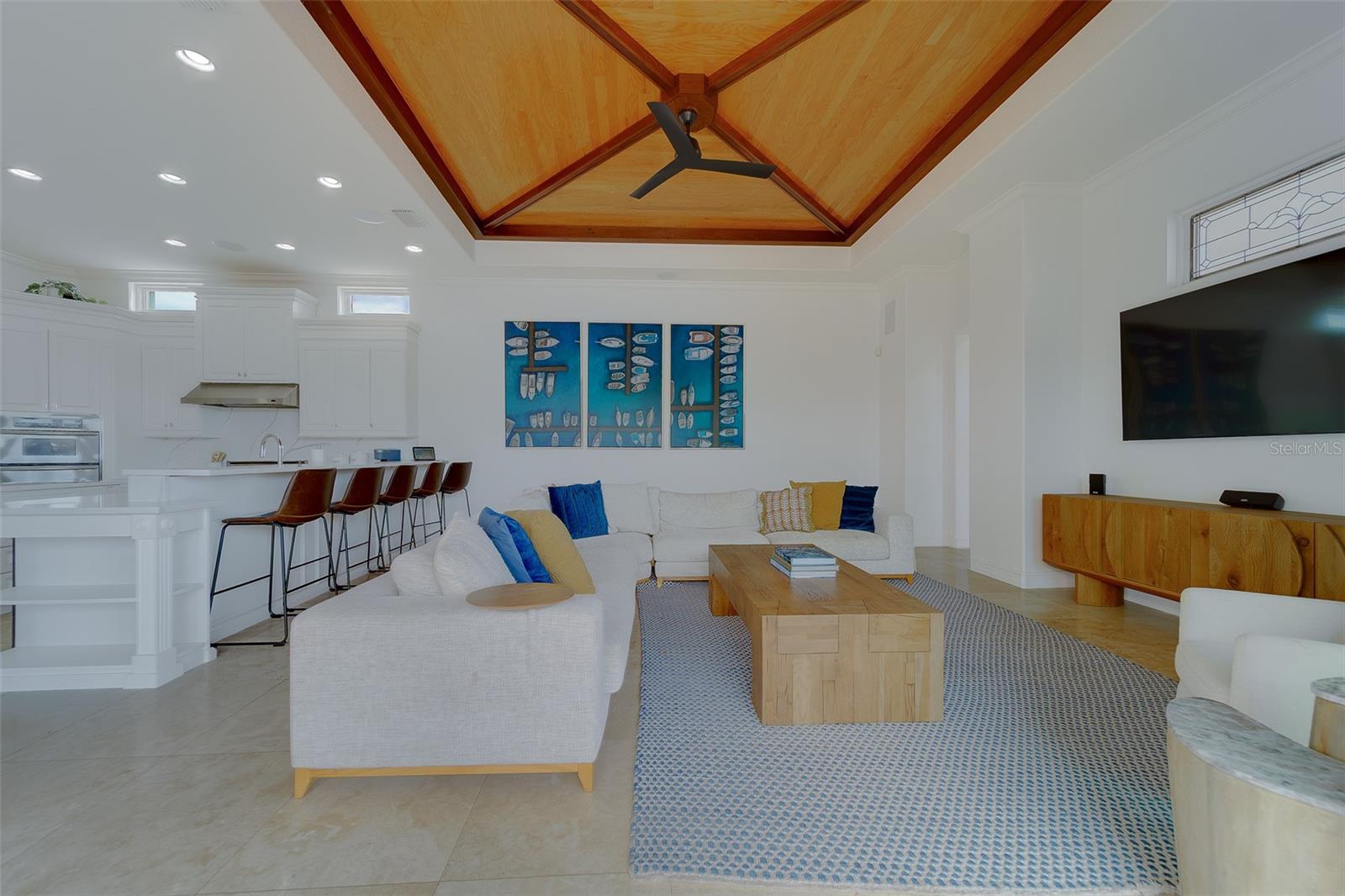 Image 36 of 96 For 824 Island Way