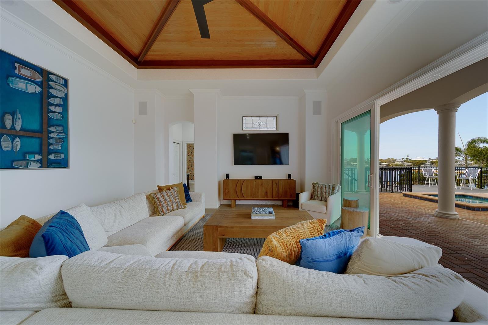 Image 37 of 96 For 824 Island Way