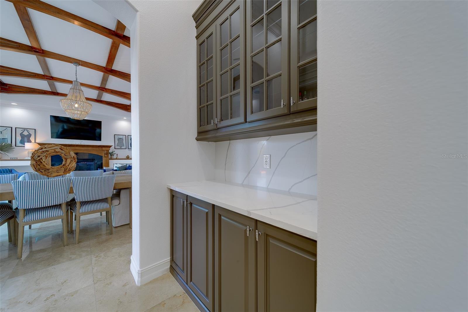 Image 47 of 96 For 824 Island Way