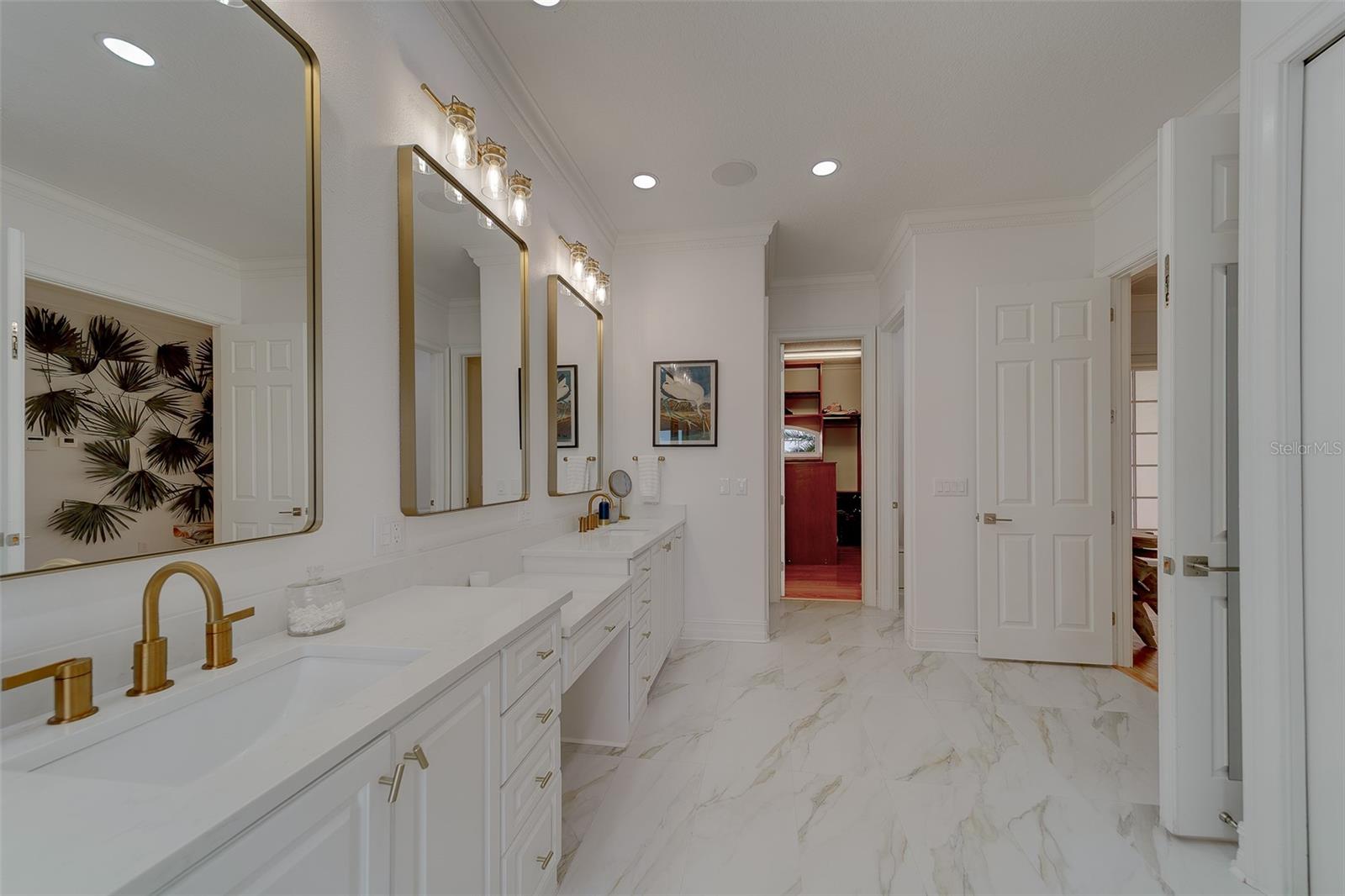 Image 62 of 96 For 824 Island Way